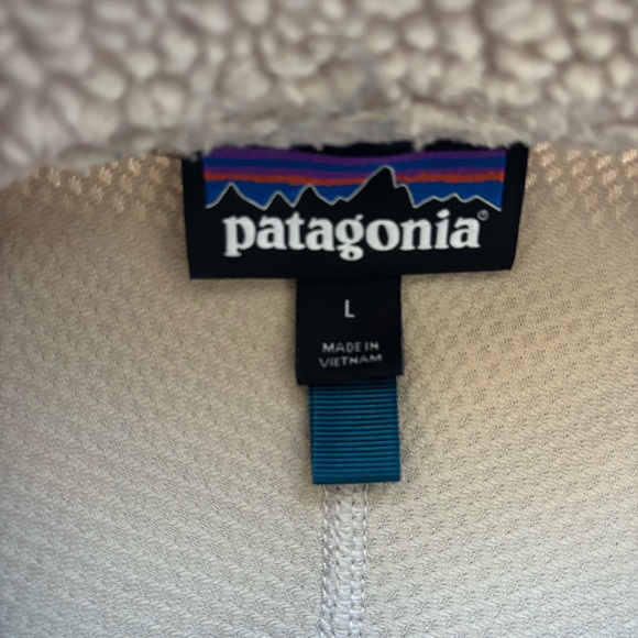 Patagonia Retro-X Cream Fleece Jacket - Picture 3 of 5